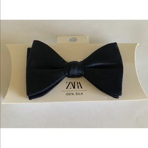 Zara Men’s 100% Silk Blue Bow tie Medium